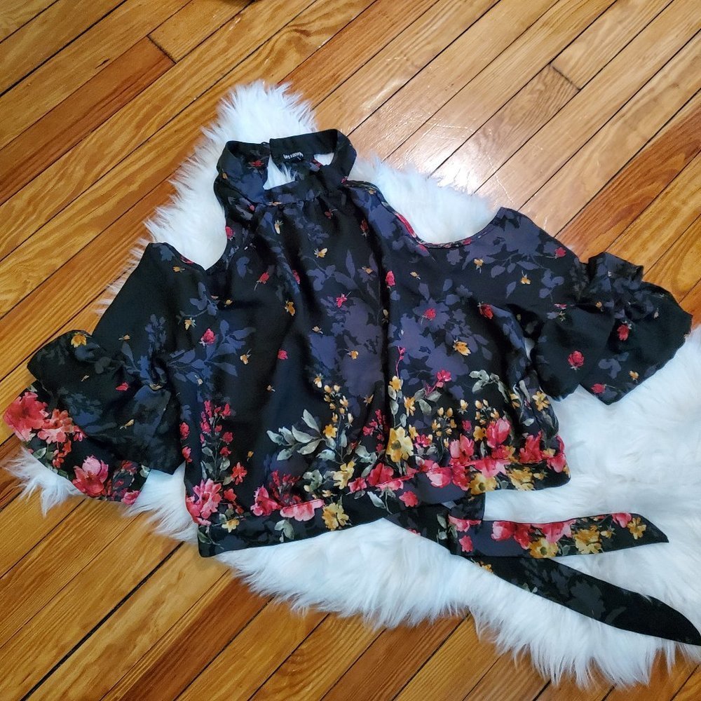 Floral On Black Halter Cold Shoulder Blouse With Open Lower Back + Ties Sz XL